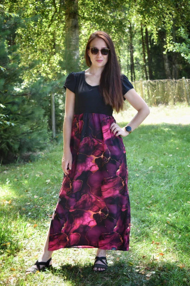 Šaty FLOWING CHARM - MIDNIGHT & WINE