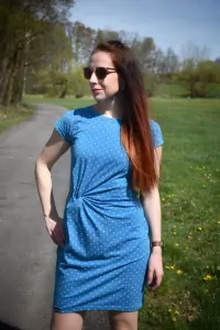 Šaty s uzlem - PUNTÍKY
