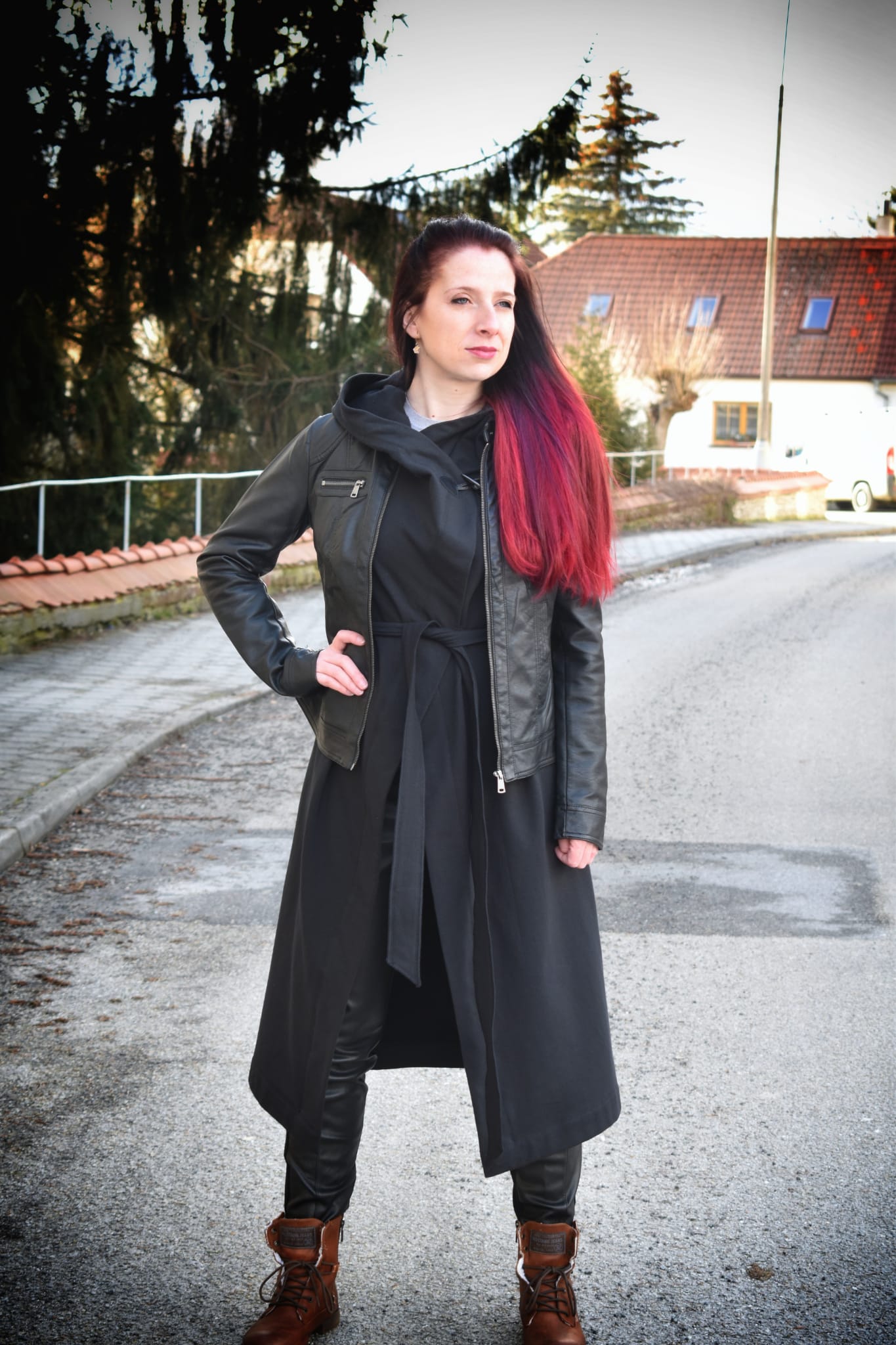Asymetrická vesta - ČERNÁ