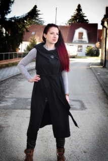 Asymetrická vesta - ČERNÁ